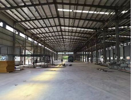 邕宁区八鲤工业园内900平厂房仓库，500一6000平米水泥场地招租