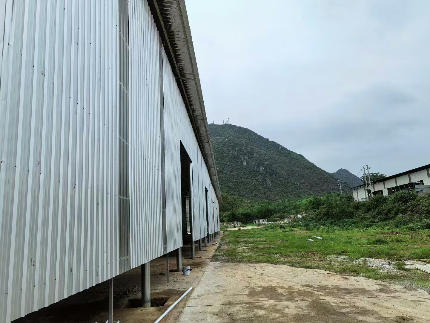 武鸣区国道边上农坛路附近独门独院5000平厂房招租