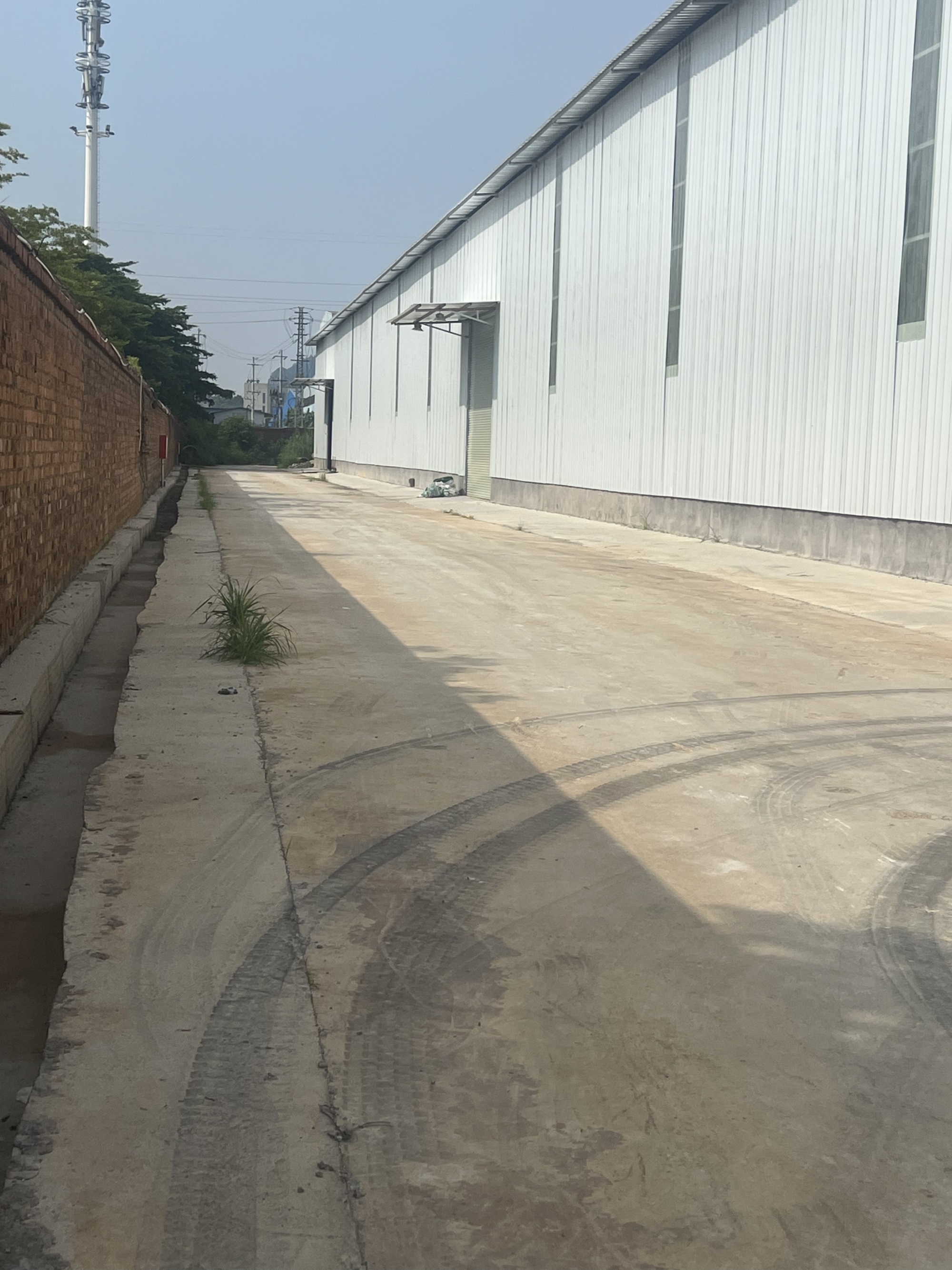 安吉城市大道旁伊岭岩武鸣2200平车间厂房仓库招租