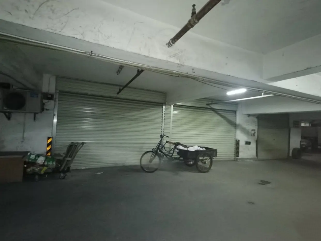 月租金仅需420元：青秀区民族广场近中山路环球时代20一60平两间地下仓库可分租招租