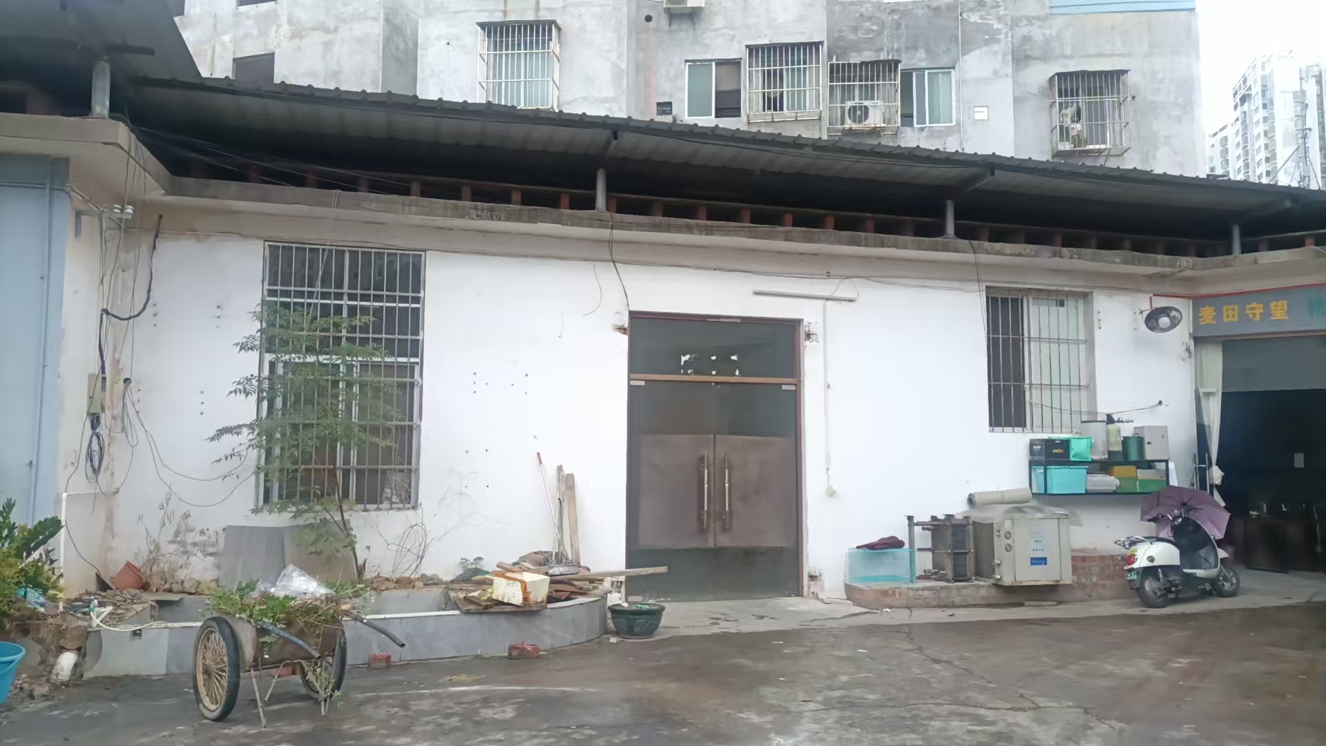 64一500平铺面厂房仓库场地：星光大道江南万达附近