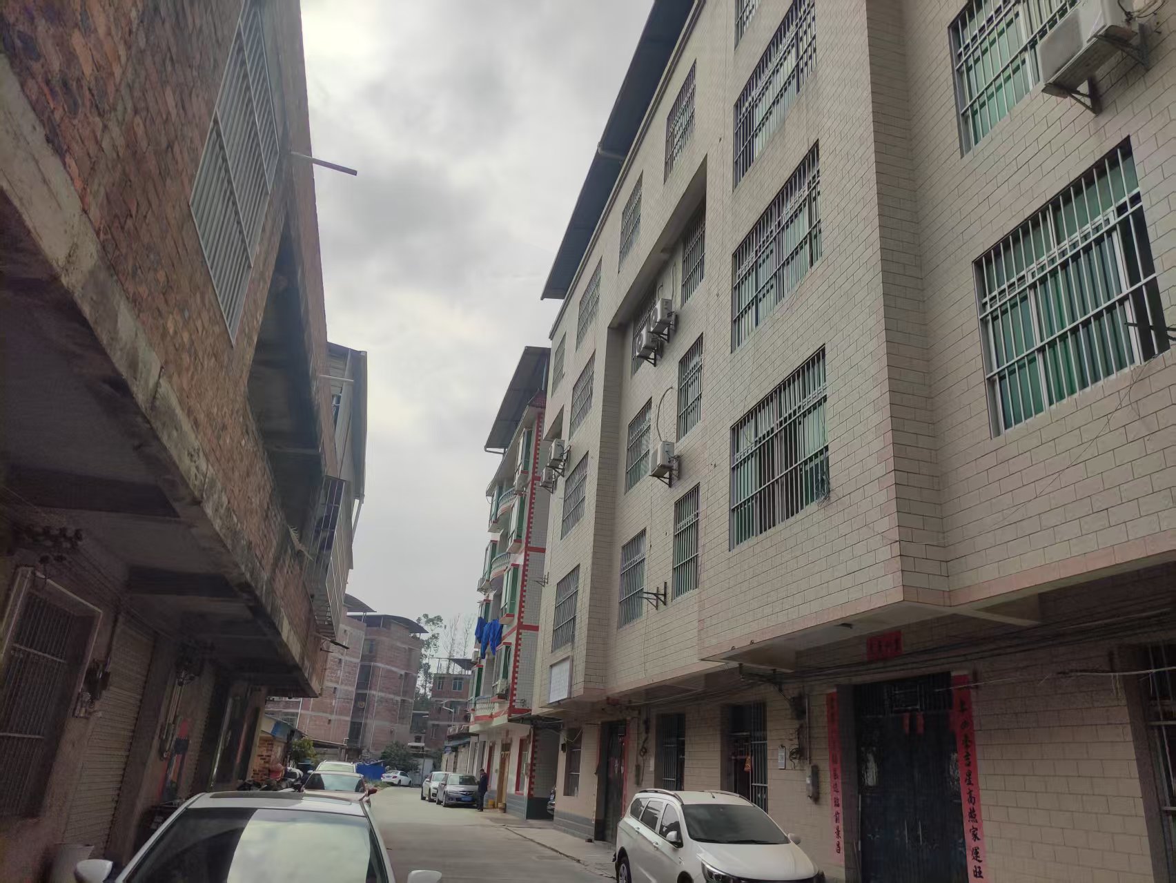 江南区江南大道三津农贸市场附近140一280平米1一2楼房厂房仓库招租