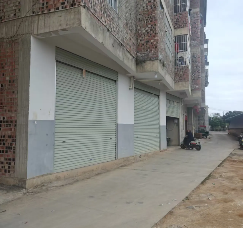 1300元/月：西乡塘北湖北湿地公园附近120平一楼厂房仓库招租