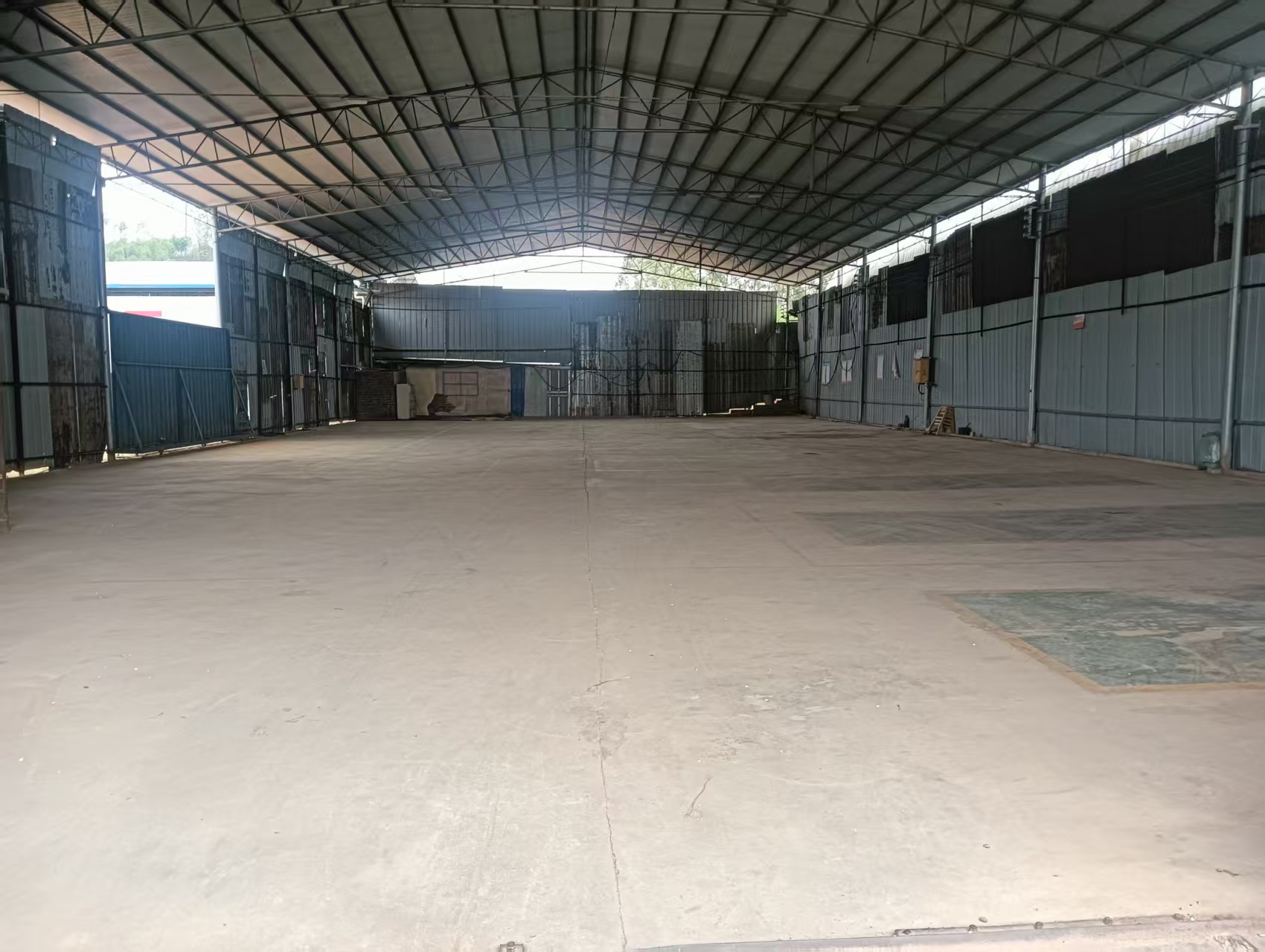 邕宁区蒲庙镇邕宁东高速出口附近750平厂房仓库招租